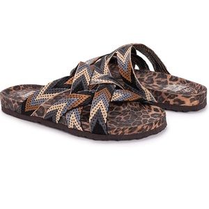 Leopard braided slip on muk luks